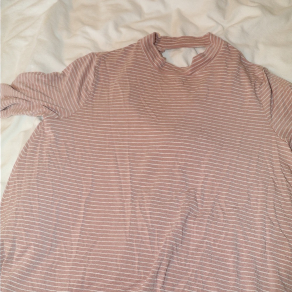 Pink American eagle shirt